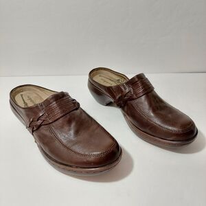 Easy Spirit ESCalvert Women's 7W Brown Leather Slip On Clog / Mule
